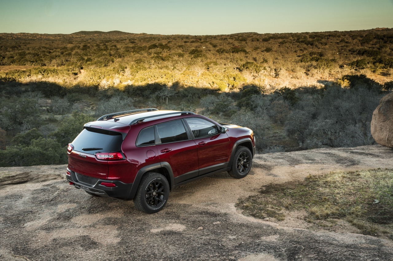 2014-Jeep-Cherokee-SUV-4[3].jpg