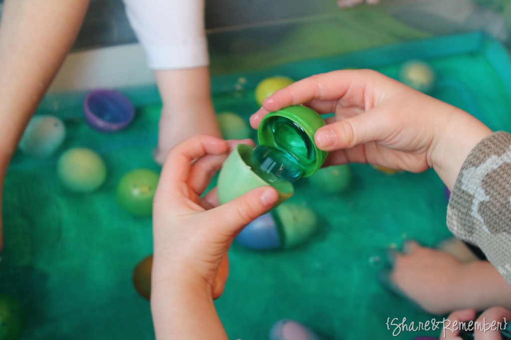 [Water%2520Bin%2520Sensory%2520Play%2520for%2520Easter%255B3%255D.jpg]