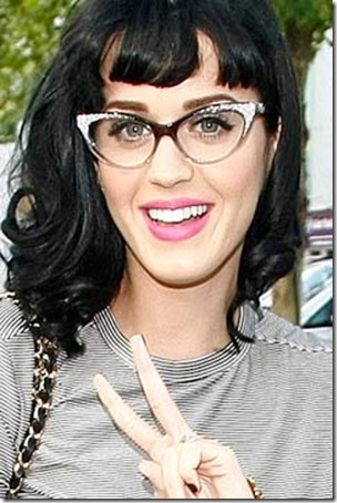 Katy Perry Wearing Makeup With Glasses