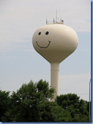 2569 North Dakota Grand Forks - Smiley Face Water Tower