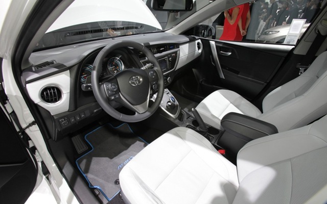[Toyota-Auris-Hybrid-dash%255B3%255D.jpg]