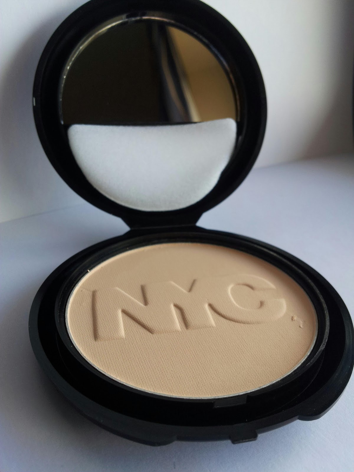Nyc Smooth Skin Pressed Face Powder Naturally Beige Nyc Smooth Skin Pressed Face Powder Naturally Beige