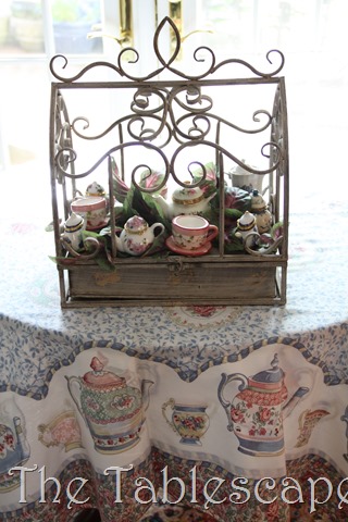 [Senior-Tea-2012-2273.jpg]