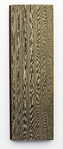 A quartersawn plank with 2 bleach applications.