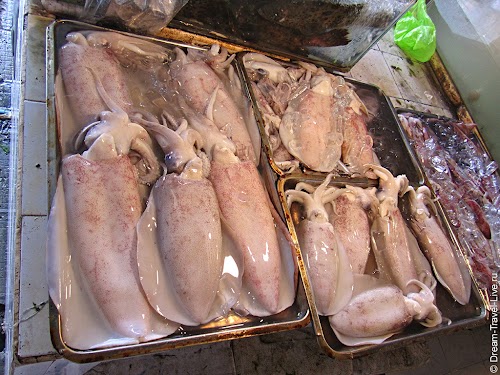 Свежие кальмары на рынке Talipapa IMG_20120320_131050.jpg