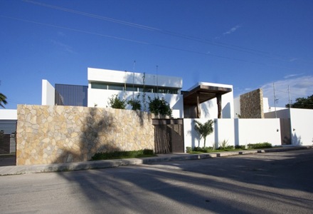 fachada-muro-de-piedra
