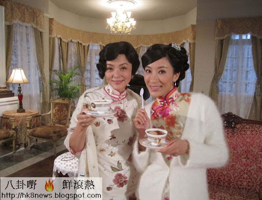 陳玉蓮（左）與楊怡大歎監製送的糖水。