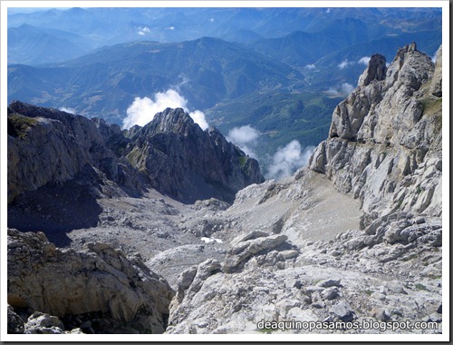 Jito Escarandi - Jierru 2424m - Lechugales 2444m - Grajal de Arriba y de Abajo (Picos de Europa) 0095