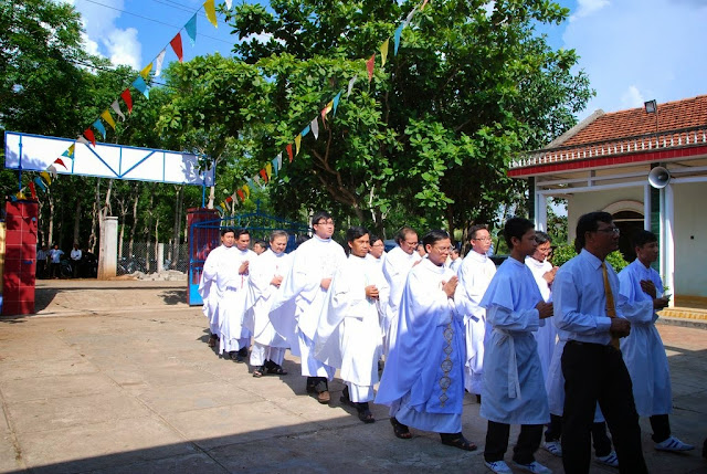 Thánh lễ bổ nhiệm tại Hoa Châu và Sơn Nguyên