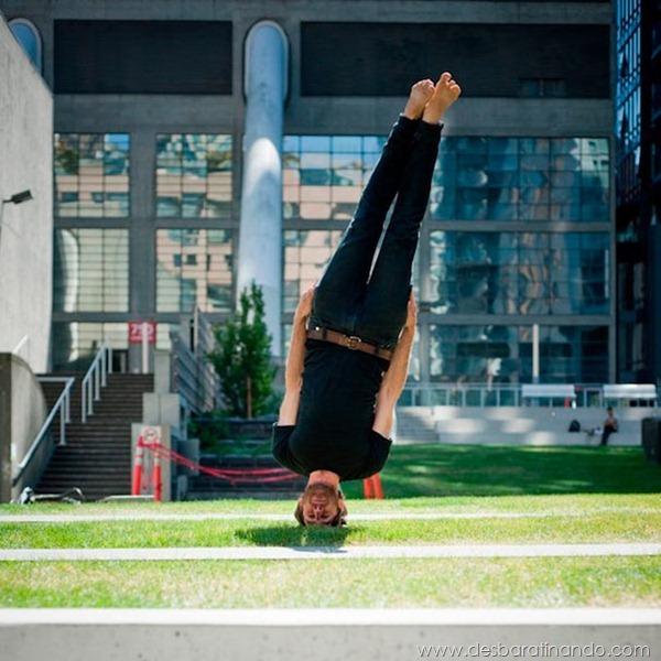 upside-down-self-portraits-stephen-caulton-morris-desbaratinando (13)