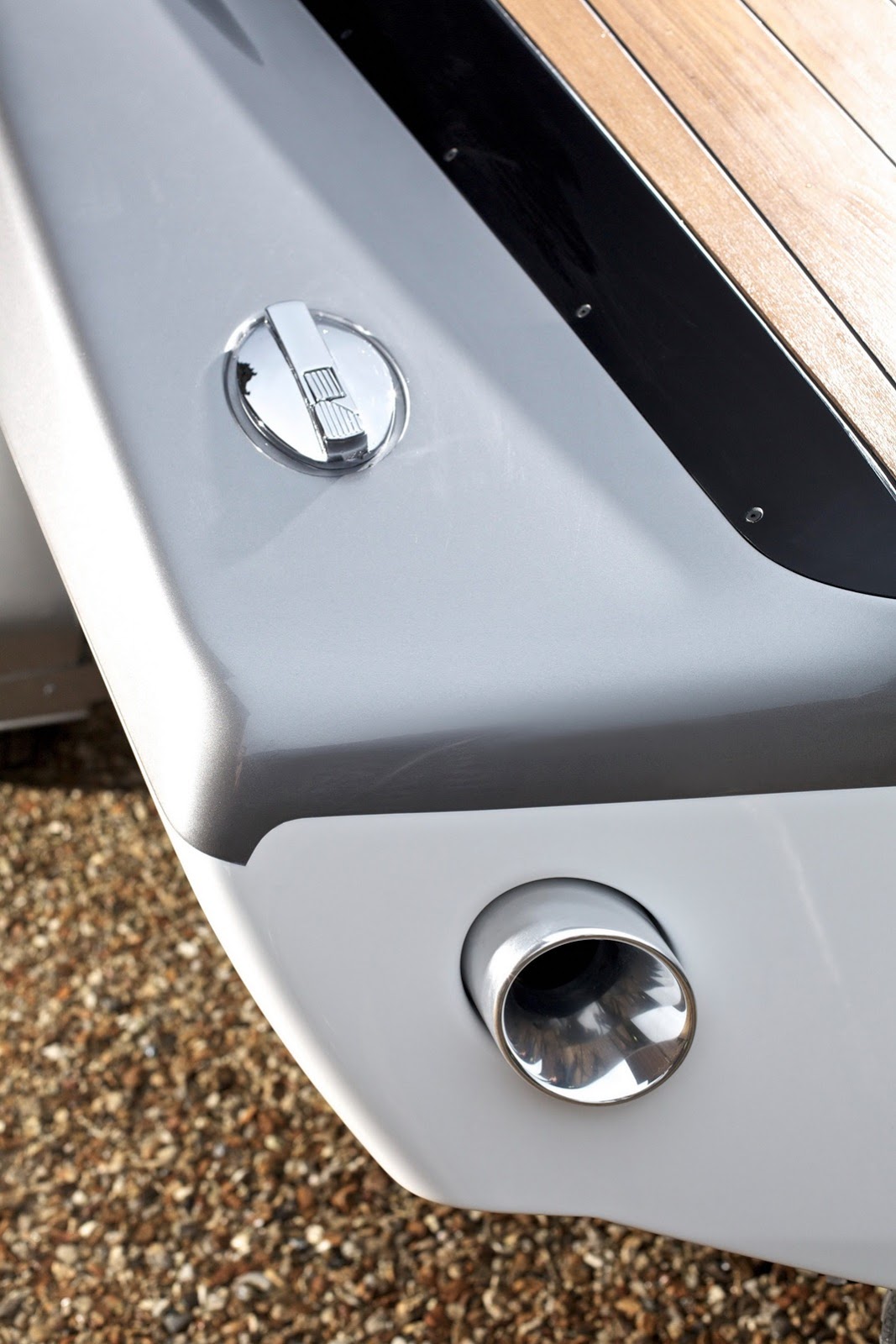 [Jaguar-XF-Sportbrake-Speedboat-9%255B3%255D.jpg]