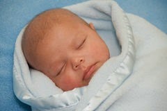 [newborn-baby-boy-10453451%255B2%255D.jpg]