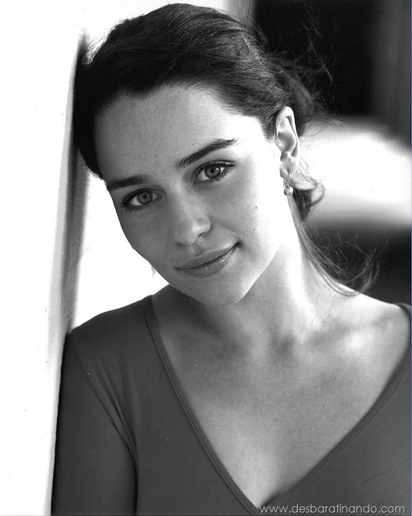 emilia-clarke- Daenerys-Targaryen-linda-sexy-game-of-trhones-guerra-dos-tronos-sexta-proibida-desbaratinando (9)