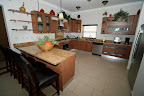 Breakfast Bar & Kitchen