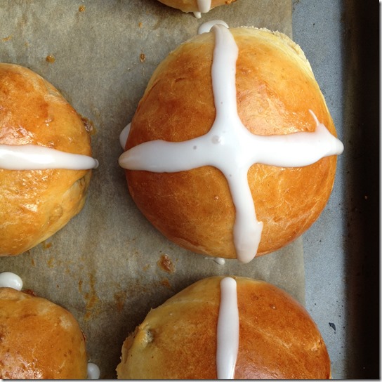 hot-cross-buns-twelve-loaves-3 hot-cross-buns-twelve-loaves-3