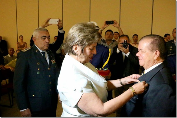 Policia Militar_Demis Roussos (4) Policia Militar_Demis Roussos (4)