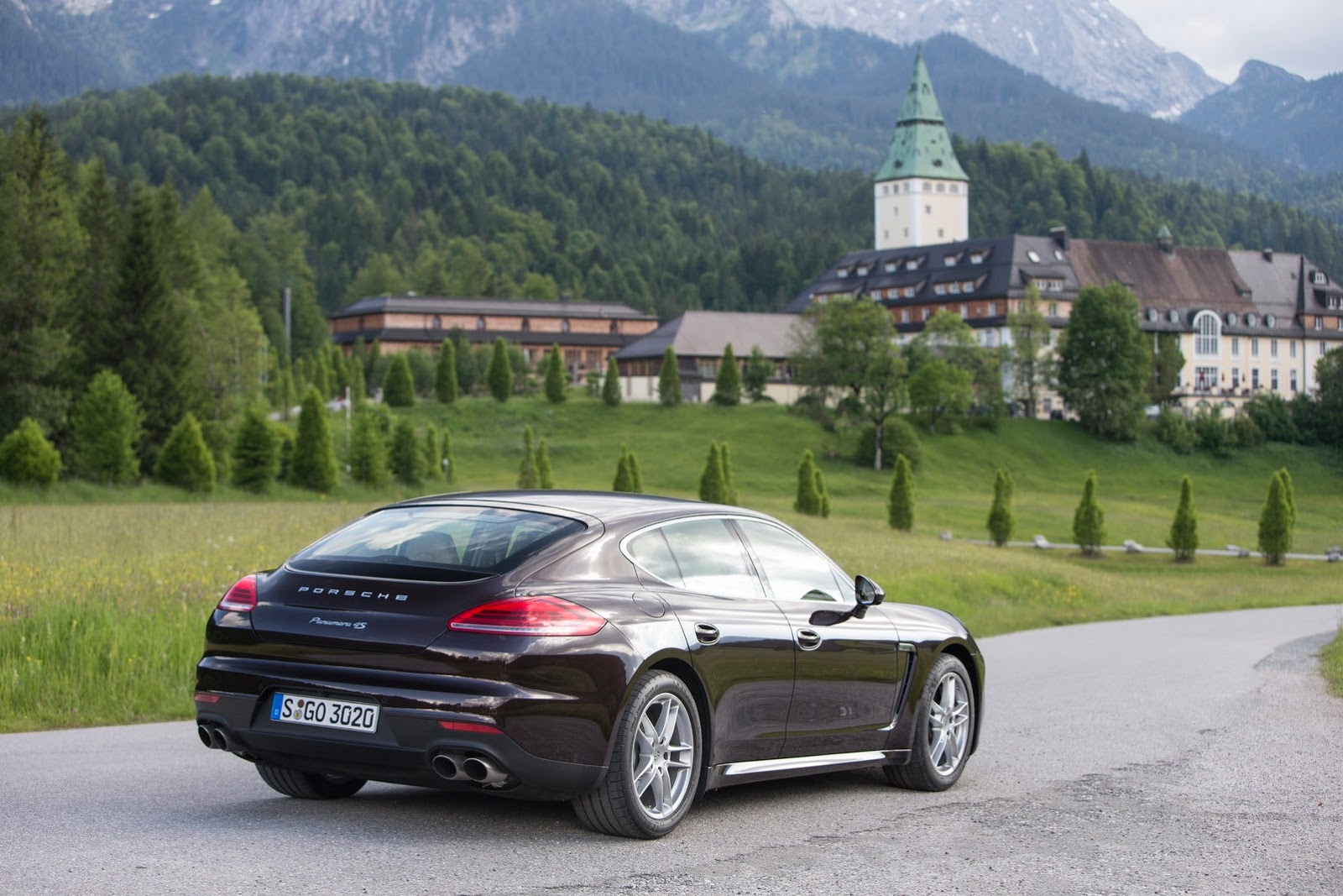 [2014-Porsche-Panamera-23%255B2%255D.jpg]