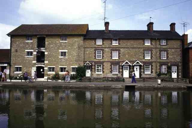 [Stoke%2520Bruerne%25203%255B2%255D.jpg]
