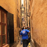 Schmalste Gasse der Altstadt. 90cm breit. Stockholm - 1 Tag 051.jpg