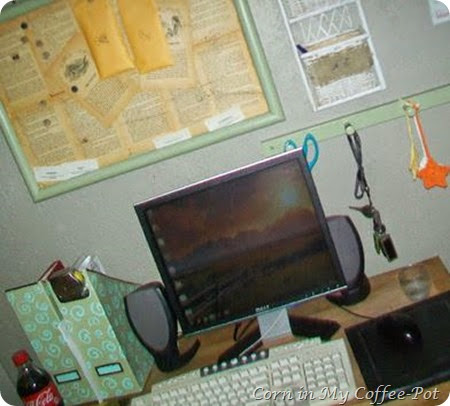 CUTE AND FUNCTIONAL DESK