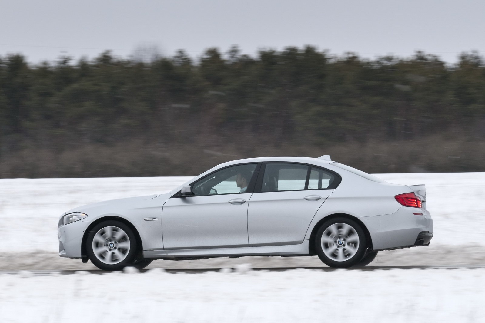 [BMW-M550d-xDrive-38%255B2%255D.jpg]
