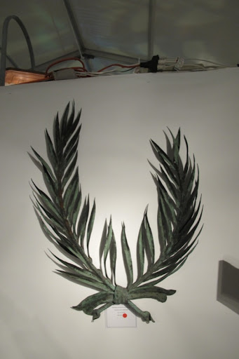 I love palm fronds and these couldn't be more elegant.