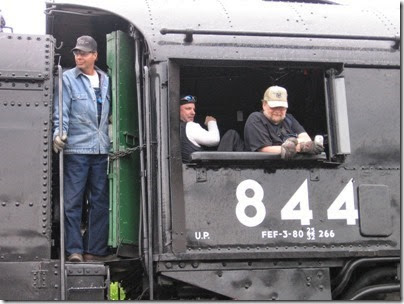 IMG_6381 Union Pacific #844 Engineer Steve Lee & Crew at Centralia on May 12, 2007
