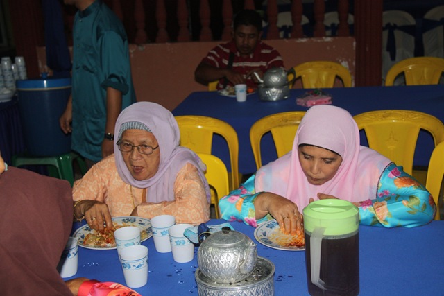 [Kenduri%2520khawin%2520Wan%2520041%255B2%255D.jpg]