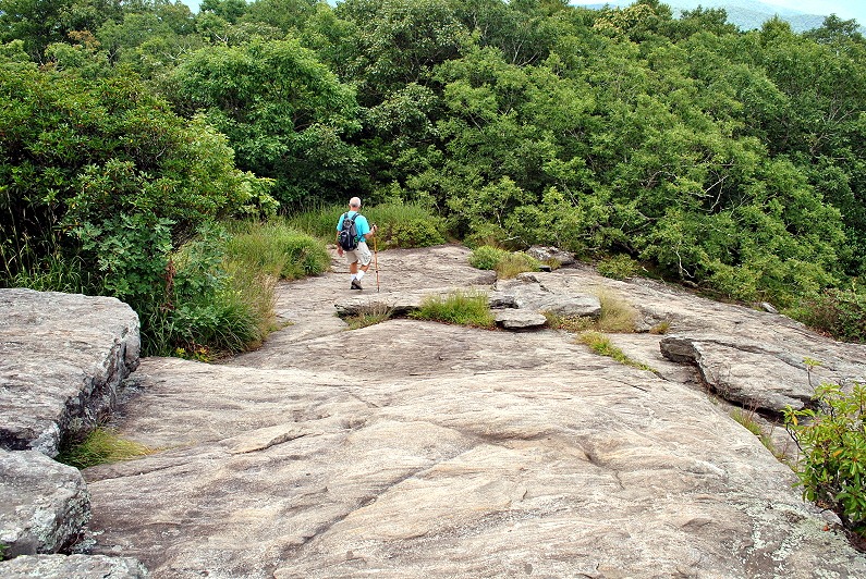 [08f---Hiking-Down---Steep-Rock-Face2.jpg]