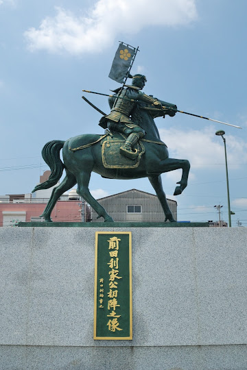 前田利家公初陣之像