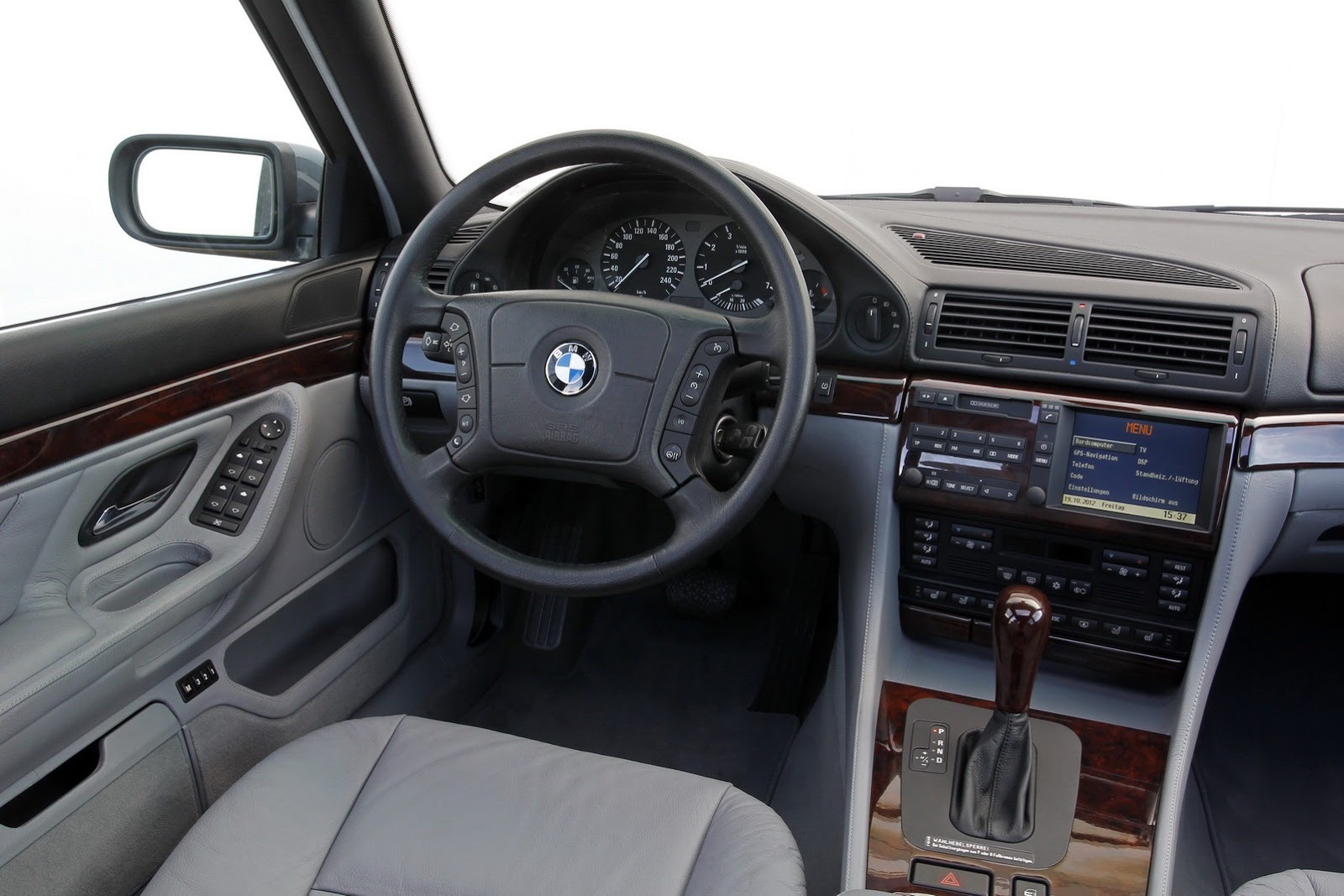 [BMW-V12-7-Series-16%255B2%255D.jpg]