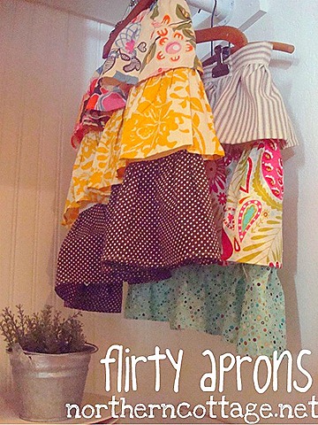 [northern-cottage-flirty-ruffle-apron%255B3%255D.jpg]