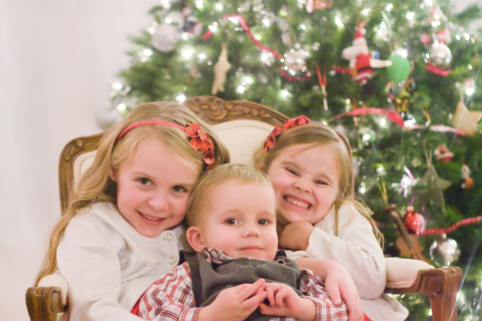 [12.23.12%2520-%2520kids%2520tree%25205%255B4%255D.jpg]