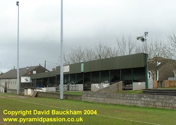 Welton_Rovers_stand___clubhouse_copyright.jpg