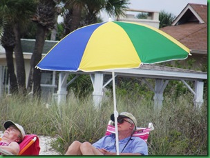 Laundry, beach, full moon 032