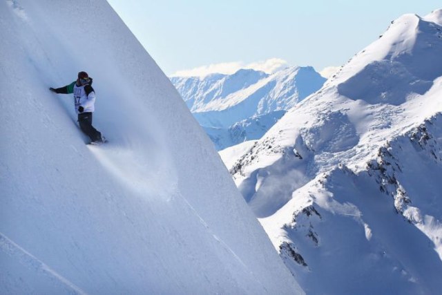 Quentin Robbins of New Zealand competes during the Extreme Day of the World Heli Challlenge at Mount Aspiring National Park on August 5, 2010 in Wanaka, New Zealand.  (Photo by Cameron Spencer/Getty Images)