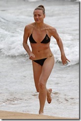 dollys-from-holly.blogspot.com_Yvonne Strahovski_07