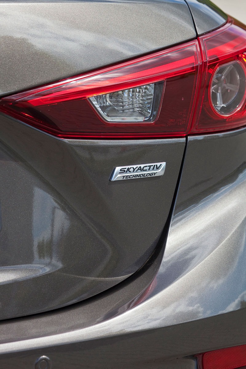 [2014-Mazda3-Sedan-37%255B3%255D.jpg]
