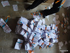  – Des bulletins de vote à la fin du scrutin dans un bureau de Matadi (Bas-Congo), le 28 novembre 2011. Radio Okapi