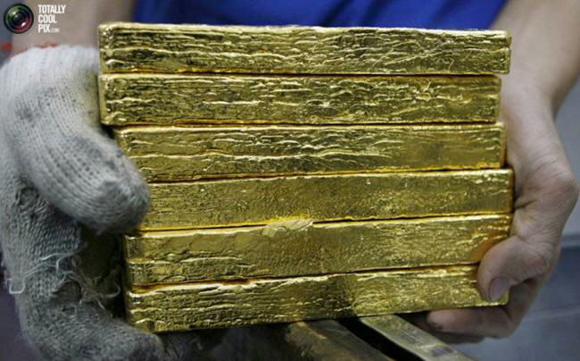 Gold, most beautiful metal in various shapes