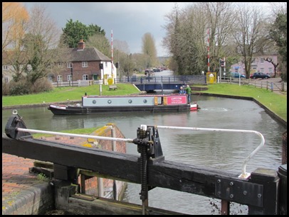 8Aldermaston Lock and Bridge