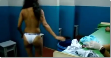 Vexame e Humilhação na revista das mulheres que visitam uma prisão brasileira Vexame e Humilhação na revista das mulheres que visitam uma prisão brasileira