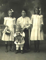 Kooij, Dirkje (middenvoor).jpg