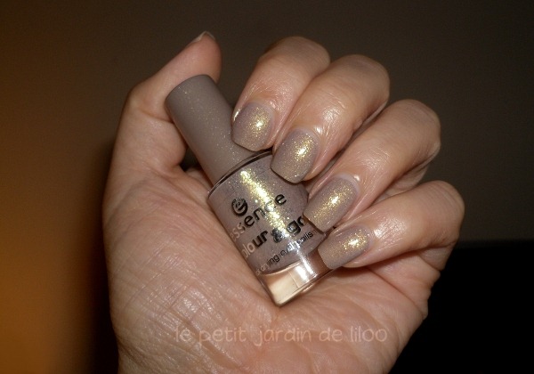 05-essence-irreplaceable-nail-polish 05-essence-irreplaceable-nail-polish