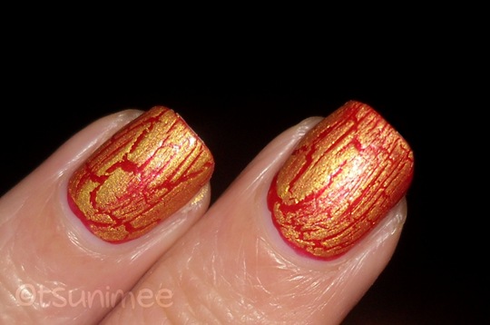 beautyuk-night-fever-gold-shatter-polish05