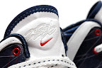 nike lebron 7 ps gr white navy red 8 04 Nike Air Max LeBron VII (7)   White/Navy/Gold Sample Actual Photos