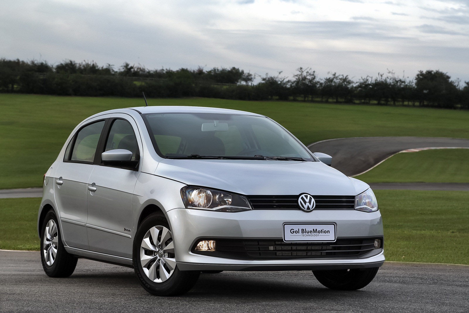2013-Volkswagen-Gol-9%255B2%255D.jpg
