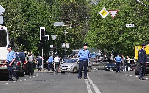 [27-Wounded-in-Ukraine-Bomb-Blasts%255B2%255D.jpg]