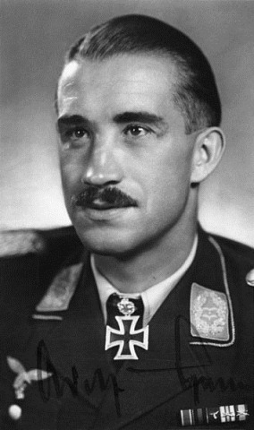 [Adolf_Galland4.jpg]