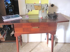 Robins 328 singer sewing machine in cab. cleaned up